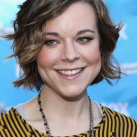 Cute Short Wavy Hairstyle for women