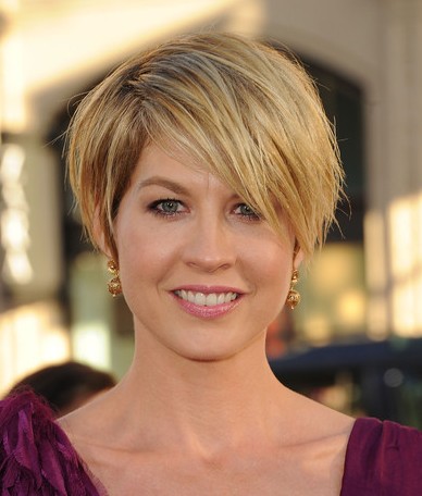 Short Haircut  on Latest Celebrity Short Hairstyles  Jenna Elfman Messy Haircut