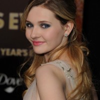 Abigail Breslin Half Up Half Down Hairstyles for Prom