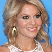 Celebrity Medium Wavy Hairstyles for women