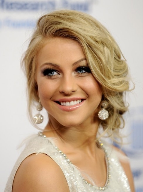 Classic Prom Hairstyles: Elegant Updo Hairstyles for Prom