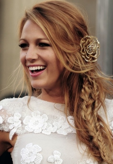 Blake Lively Messy Side Fishtail Braid Hairstyle - Hairstyles Weekly