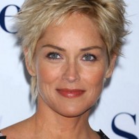 Halle Berry Short Pixie Haircut for Women Over 40s | Hairstyles Weekly