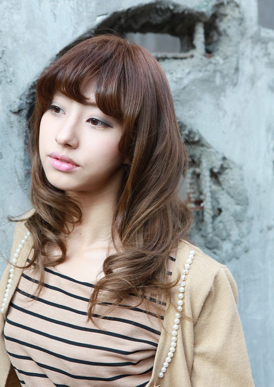 Asian Girls Shoulder Length Wavy Hairstyle with Full Bangs ...