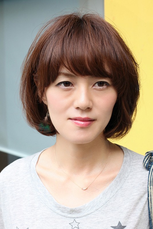 Sexy Short Messy Bob Hairstyle with Bangs