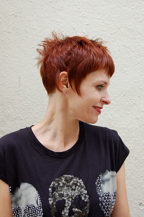 Short Chic Red Haircut with Short Stylish Straight Bangs