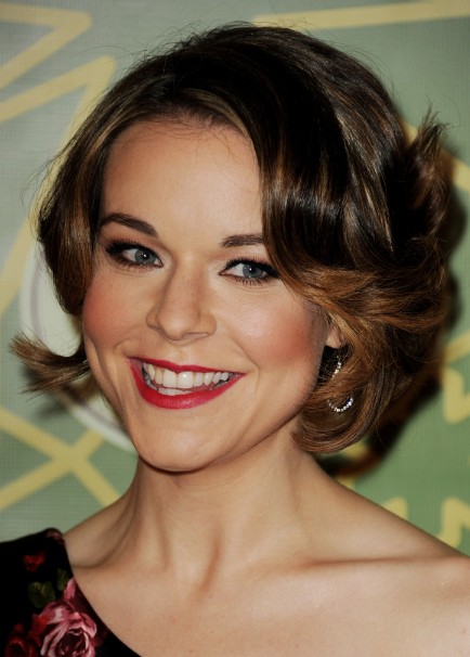 Sweet Short Curly Bob Hairstyle For Heart Face Shape