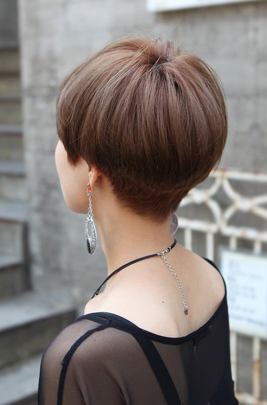 Back View of Cute Short Japanese Haircut - Back View of Bowl (Mushroom ...