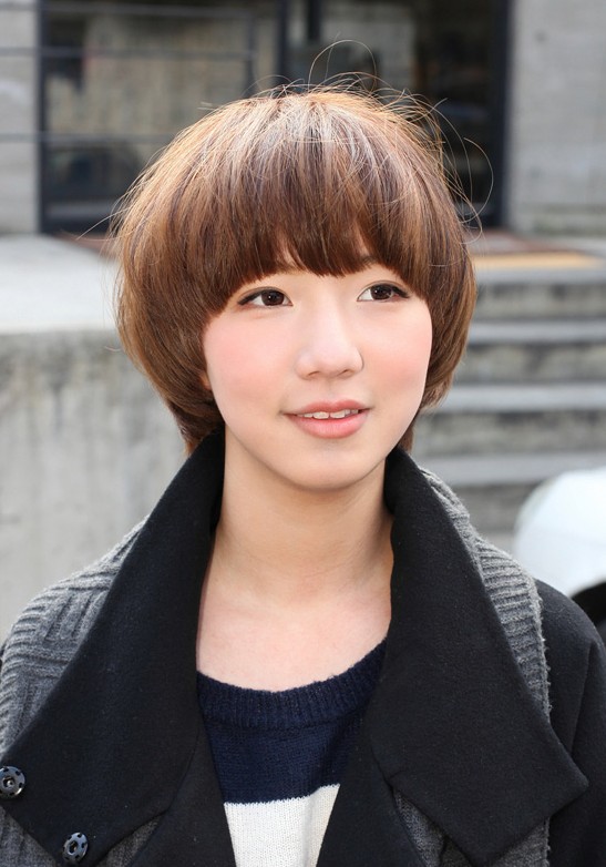 Cute Short Pageboy Cut – Pert & Pretty: Mushroom Bob Haircut