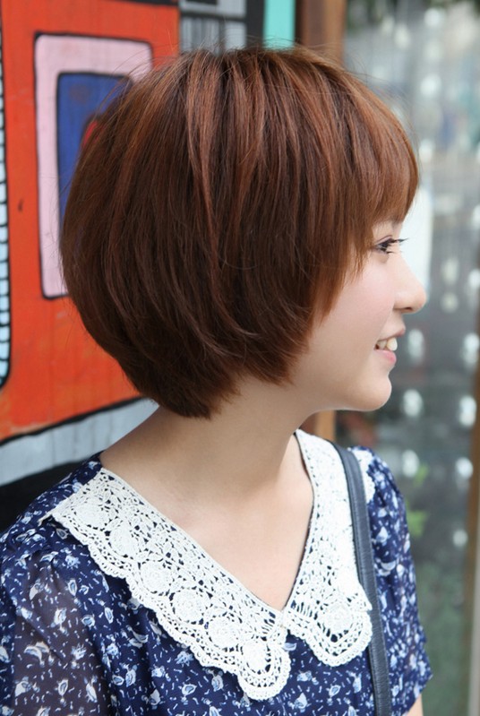 Side View of Cute Short Korean Bob Hairstyle – Sweet!