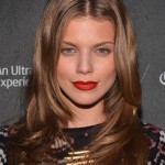 AnnaLynne McCord Center Parted Formal Long Hairstyle