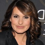 Mariska Hargitay layered medium curly hairstyle for women over 40