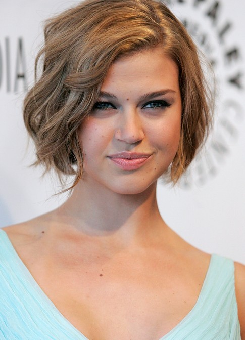 Chic Natural Look Short Wavy Bob Haircut - Adrianne Palicki Short