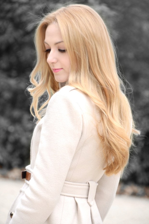 Beautiful Long Blonde Hair 26