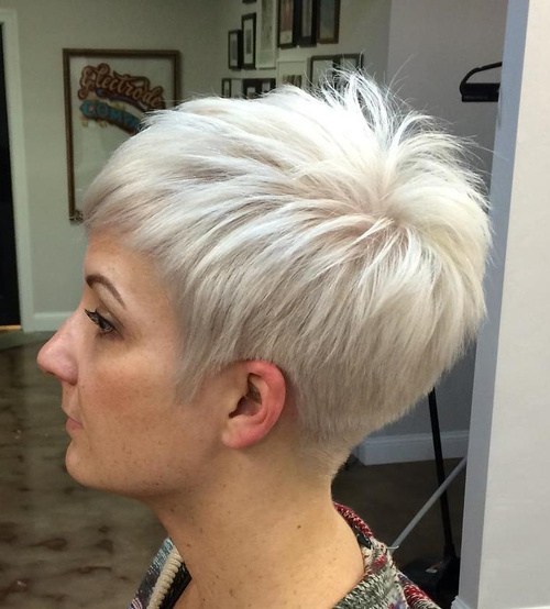 Female Pixie Haircut Pictures 24
