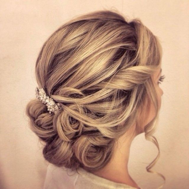 35 Romantic Wedding Updos For Medium Hair Wedding Hairstyles 2019 Hairstyles Weekly 