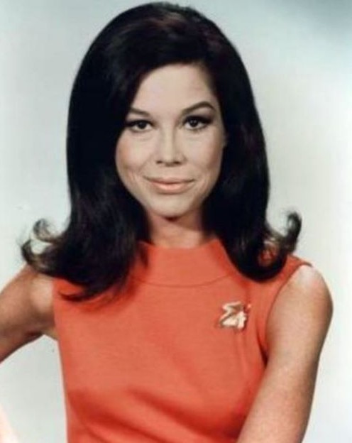 Swinging With The Greatest 60 S Hairstyles Hairstyles Weekly