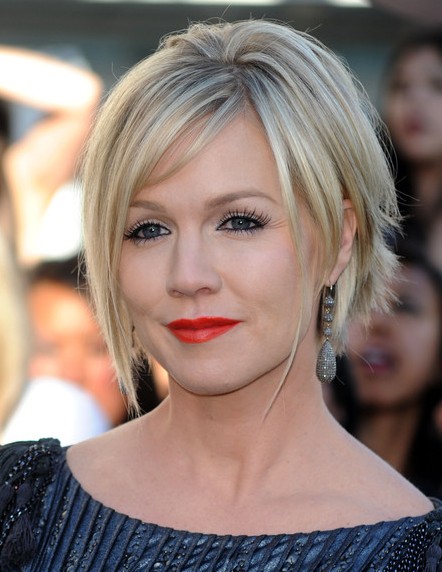 Jennie Garth Short Hairstyle With Bangs Hairstyles Weekly