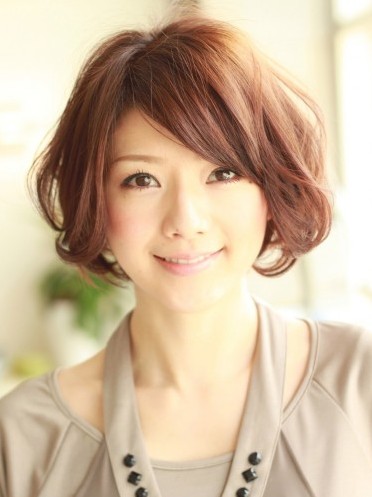 Sweet Japanese Hairstyle for Women