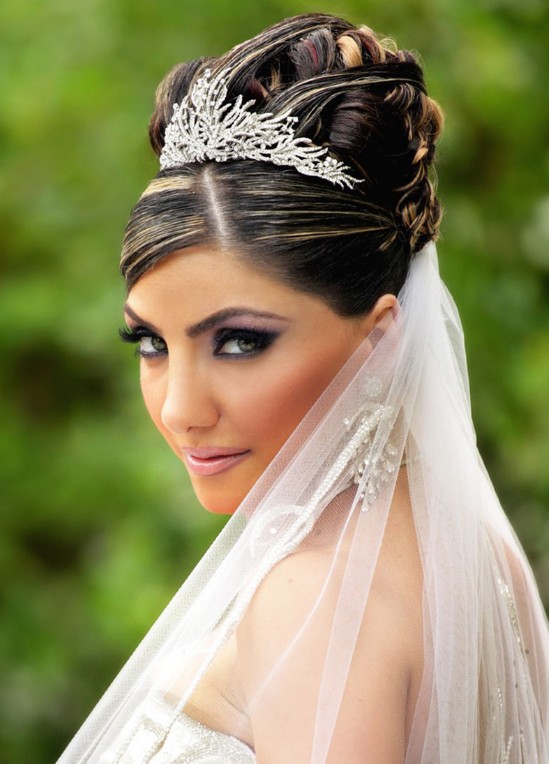 Curly Bridal Hairstyles With Tiara And Veil