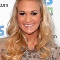 Carrie Underwood Long Blonde Curly Hairstyles