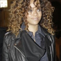 Rihanna Curly Hair Styles - Celebrity Long Curly Hairstyles