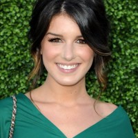 Shenae Grimes Loose Textured Messy Updo