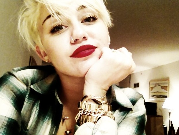Miley Cyrus Latest Short Hairstyle 2012: Pixie Haircut