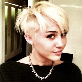Miley Cyrus New Hairdo: Short Blonde Haircut