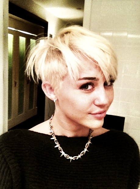 Miley Cyrus New Hairstyle Miley Cyrus Adorably Edgy New Pixie Cut