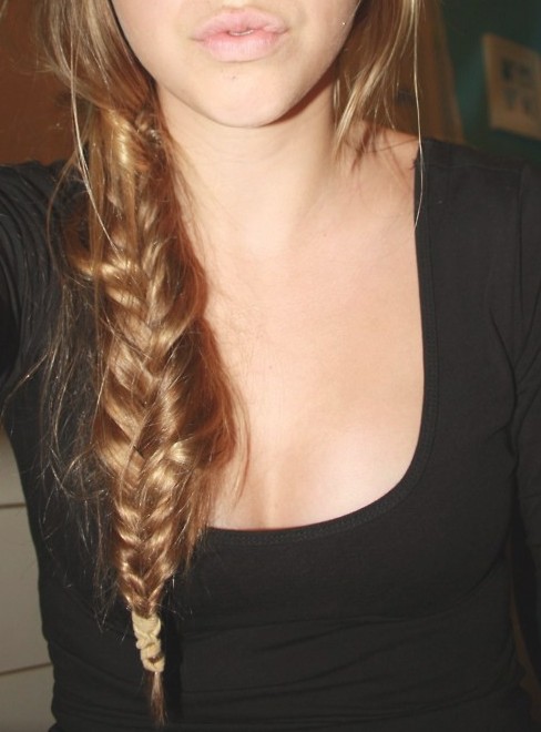 Girls Casual Messy Fishtail Braid Hairstyle