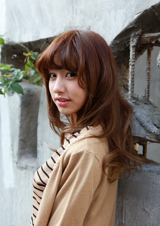 Asian Girls Shoulder Length Wavy Hairstyle With Full Bangs Hairstyles