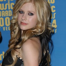 Avril Lavigne Long Curly Hairstyle