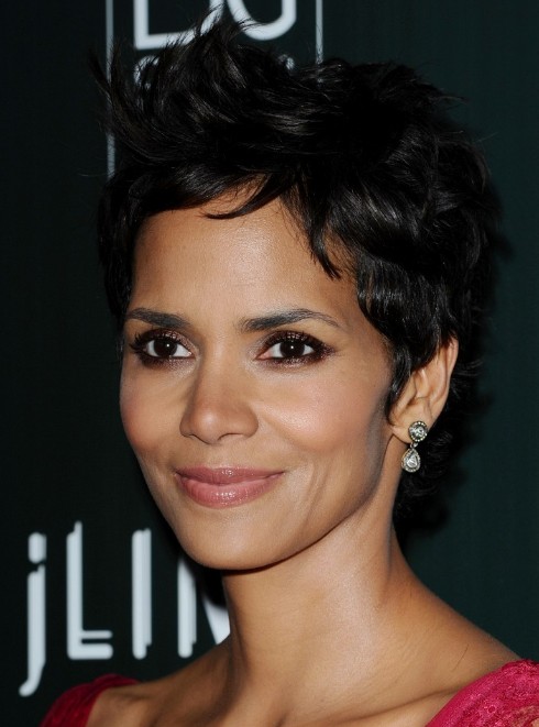 Halle Berry Pixie Haircut:y Layered Straight Hairstyle 