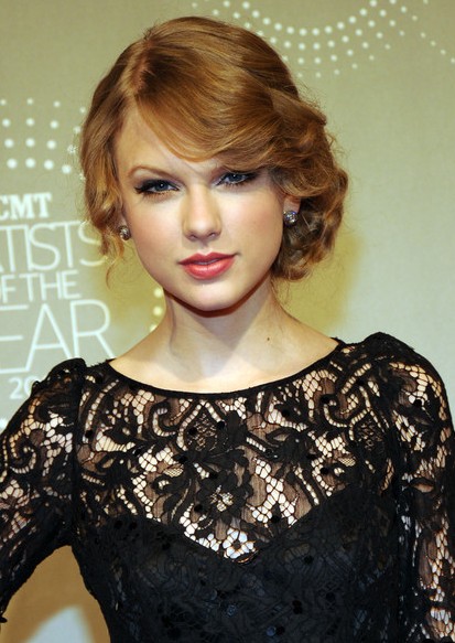 Taylor Swift Retro Updo for Homecoming