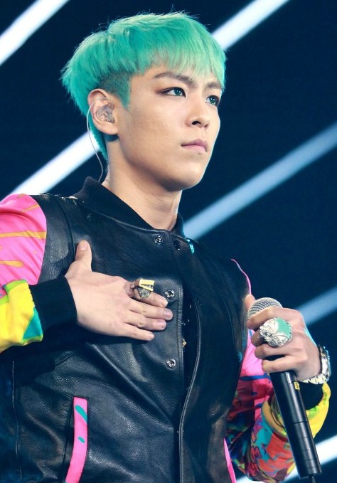 Top's Kpop Blue Hairstyle:Cool Asian Guys Haircut