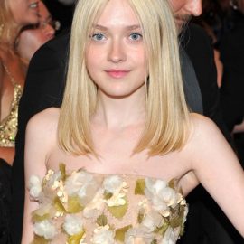 Dakota Fanning Medium Blonde Hairstyles