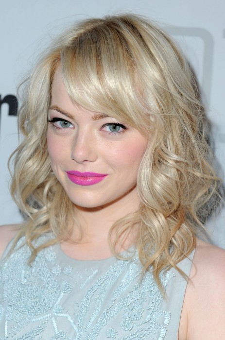 Emma Stone Cute Medium Curly Hairstyle With Bangs