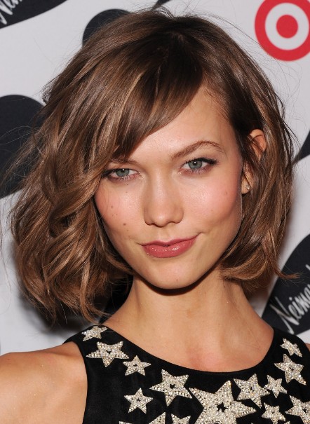 Karlie Kloss Hairstyle: Cute Messy Short Bob Cut for Thick Hair ...