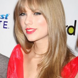 Taylor Swift Long Straight Hairstyles with Bangs