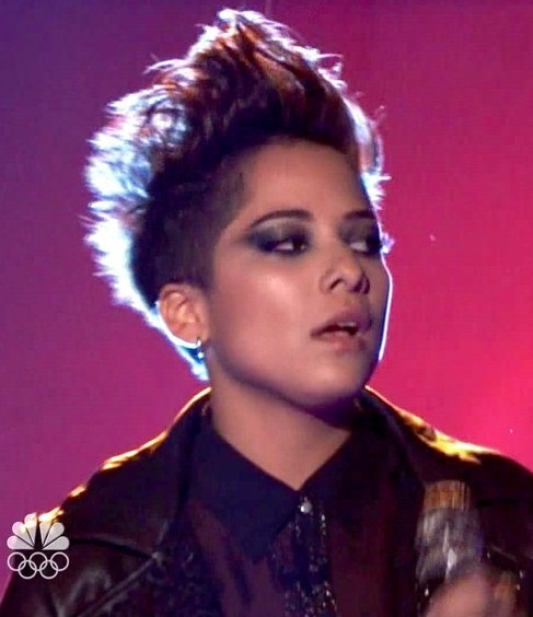 Vicci Martinez Soft Fauxhawk for Women - Hairstyles Weekly