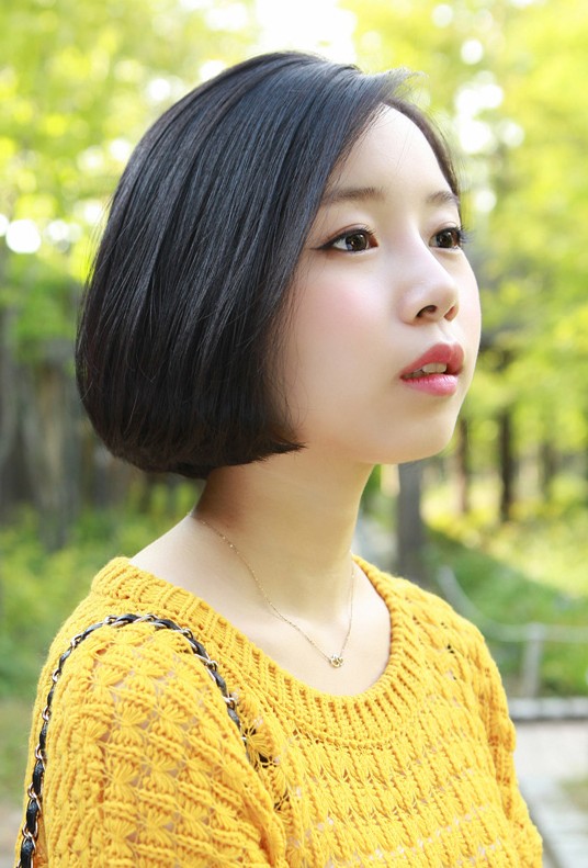 Asian Hairstyles: Super-Trendy Golden Highlight Bob 