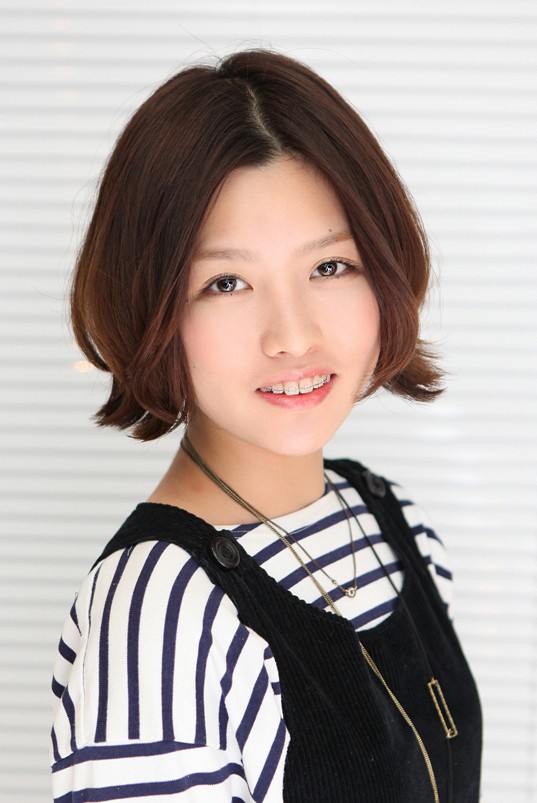  Korean  Hairstyle  2013 Pretty Center Parted Bob Haircut 