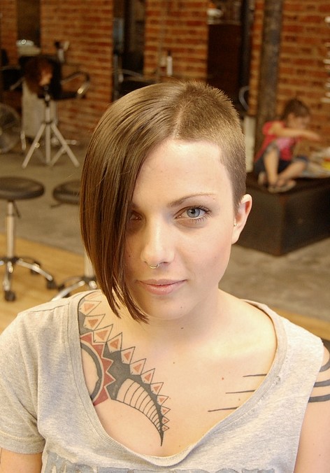 Edgy Hairstyle: Short/Long Amazing Asymmetric Trend-setter ...