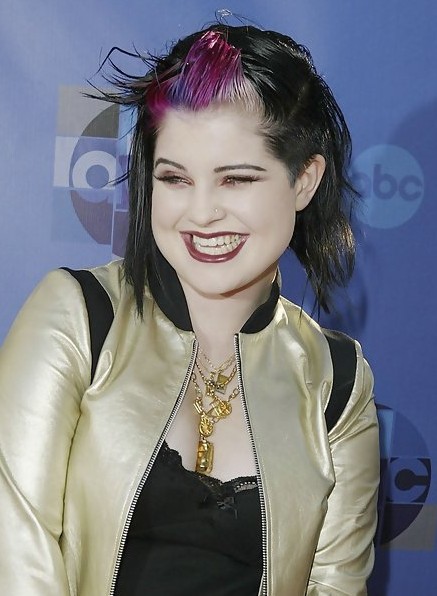 Kelly Osbourne Colored Short Messy Hairstyle