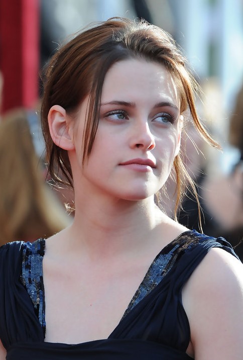 Kristen Stewart Updo: Sweet Casual Messy Updo Hairstyle 