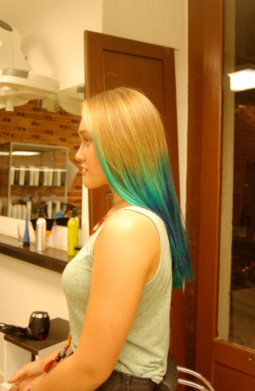 Trendy Long Sleek Blue Green Hairstyle for Women