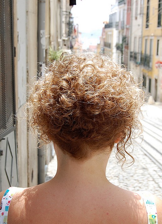 Back View Of Short Curly Hairstyle Hairstyles Weekly