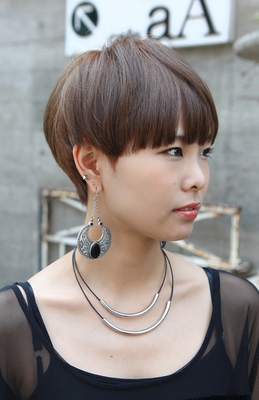 Boyish Short Haircut with Blunt Bangs - Asian Hairstyles ...