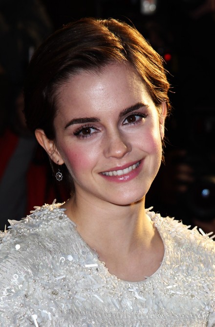 Emma Watson Cute Side Parted Combed-back Bob Cut